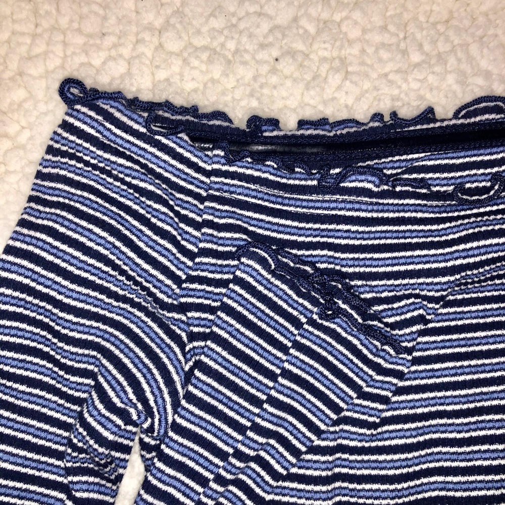 2 Divide Ruffle Crop Tops - Picture 3 of 3